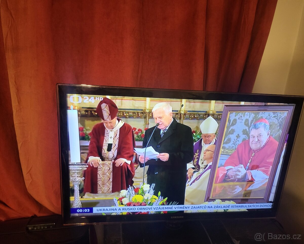 LED SMART TV SAMSUNG, typ UE40D6100SW - s příslušenstvím