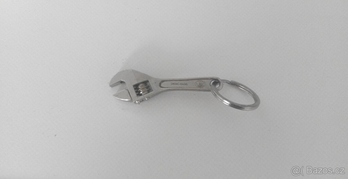 Malý stavitelný klíč jako ozdobný přívěšek