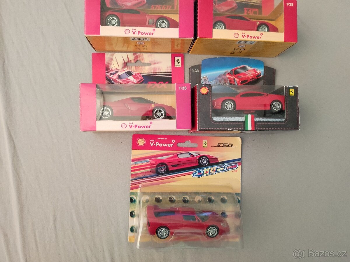 modely Ferrari 1:38 z kolekce Shell