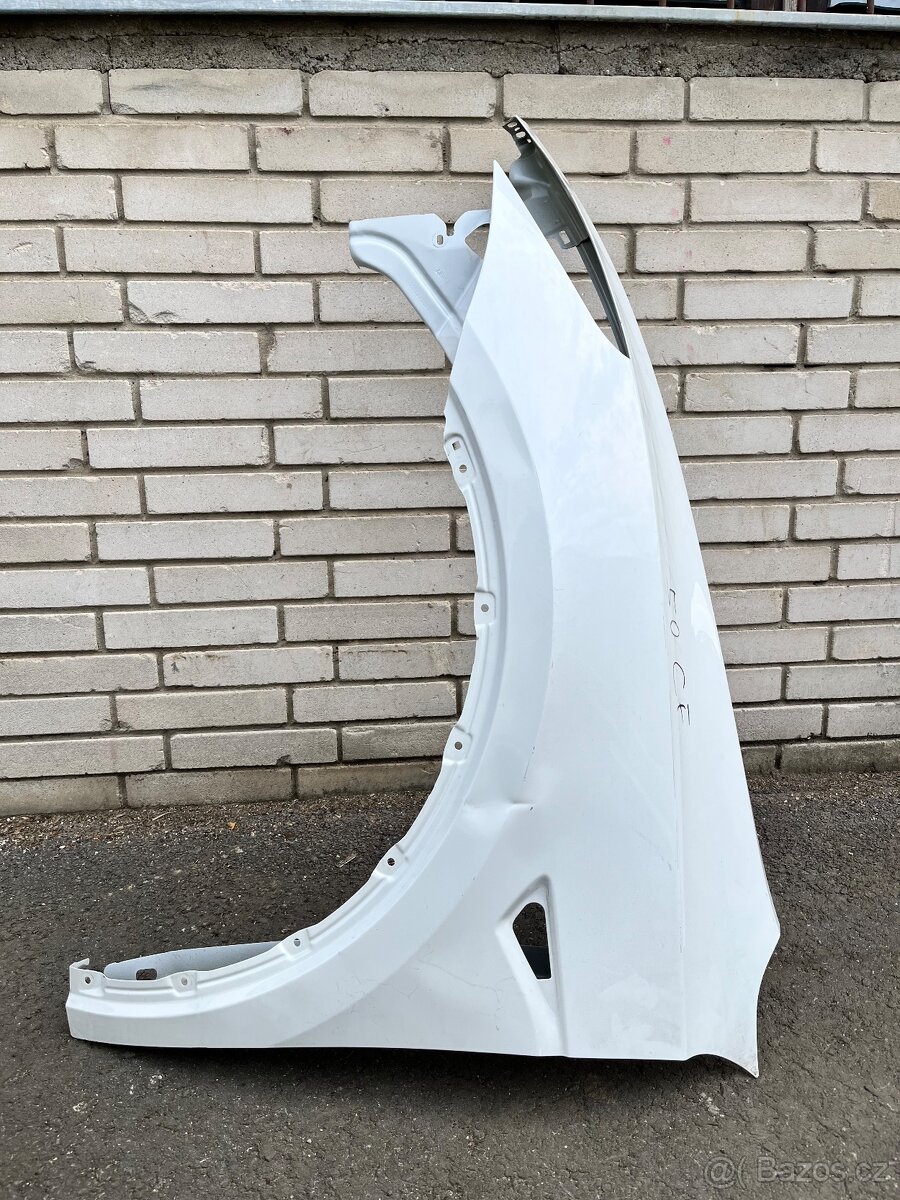 Levý přední blatník Tesla Y