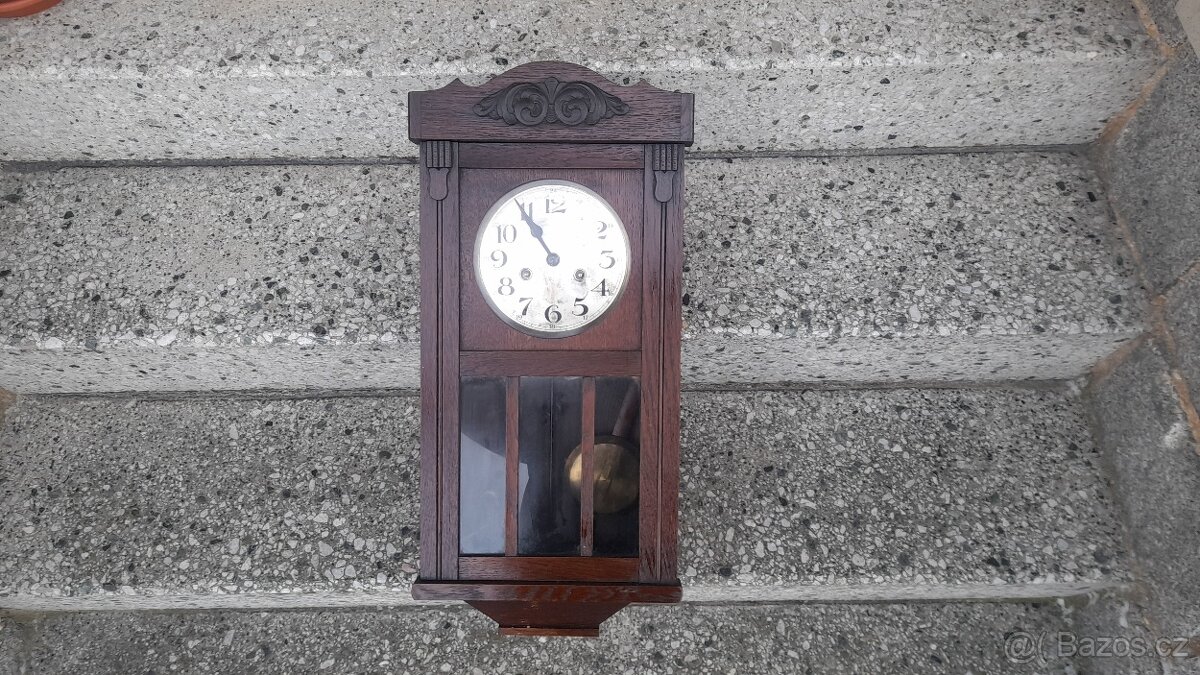 Staré nástěnné hodiny 65 cm