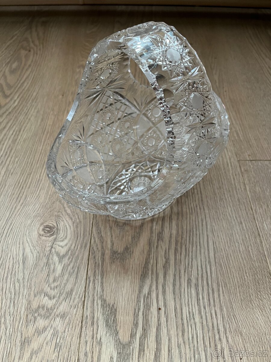 Broušený košíček