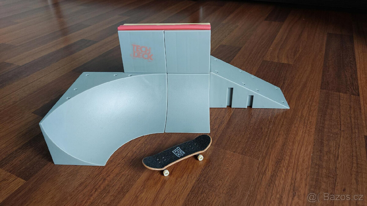 Skate rampa - Spin Master Tech deck xconnect park zatáčky