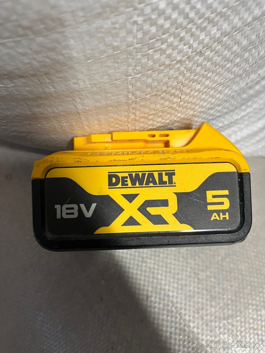 Akumulátor Dewalt 18V 5Ah