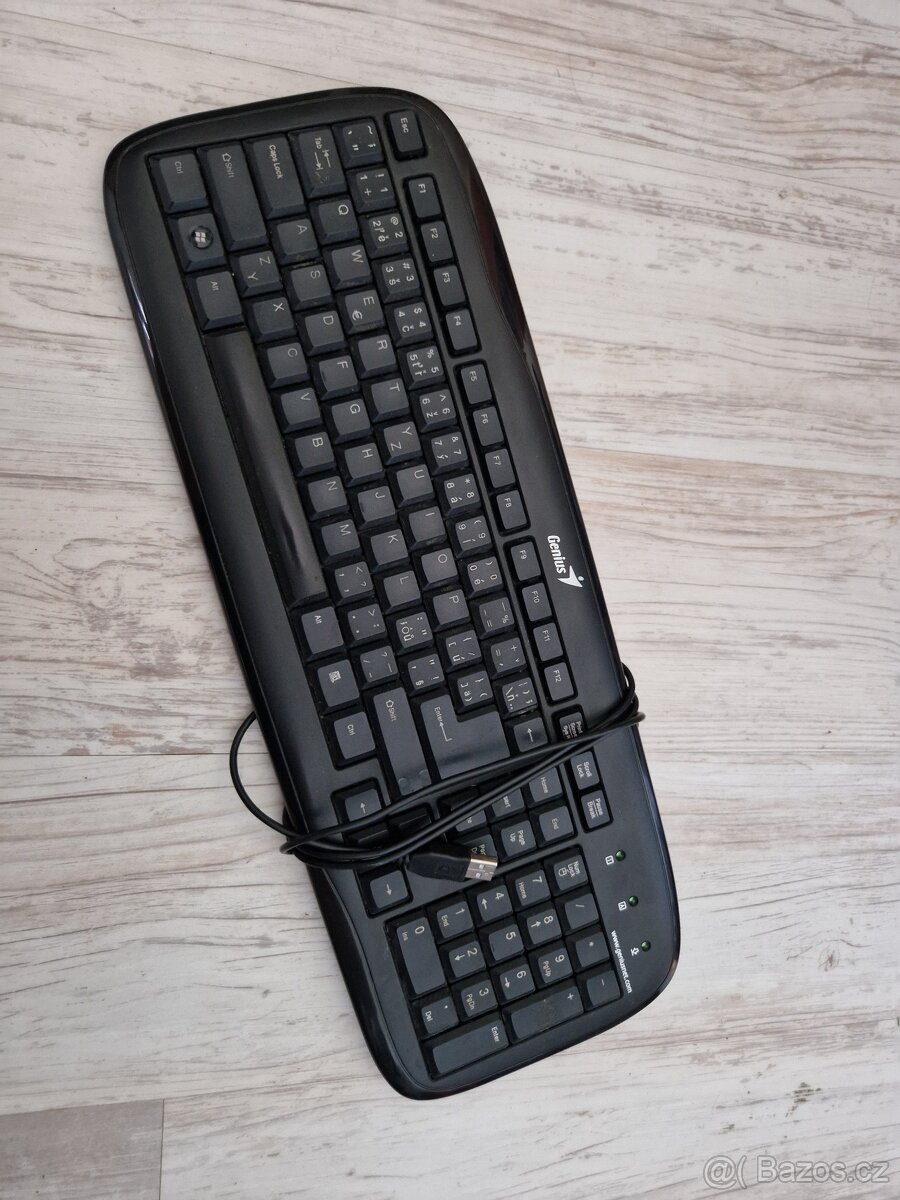 USB klávesnice Genius, použitá