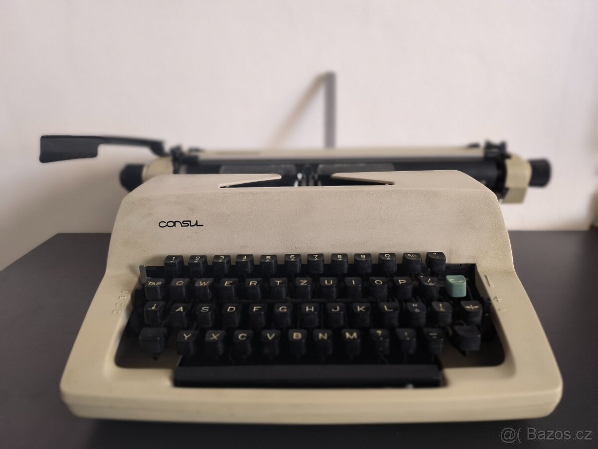 Psací stroj Consul 2226