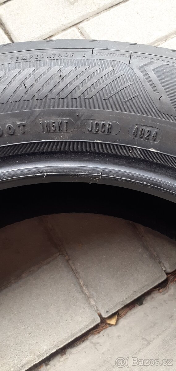 PNEU GOODYEAR 215/60r17 96H Letní