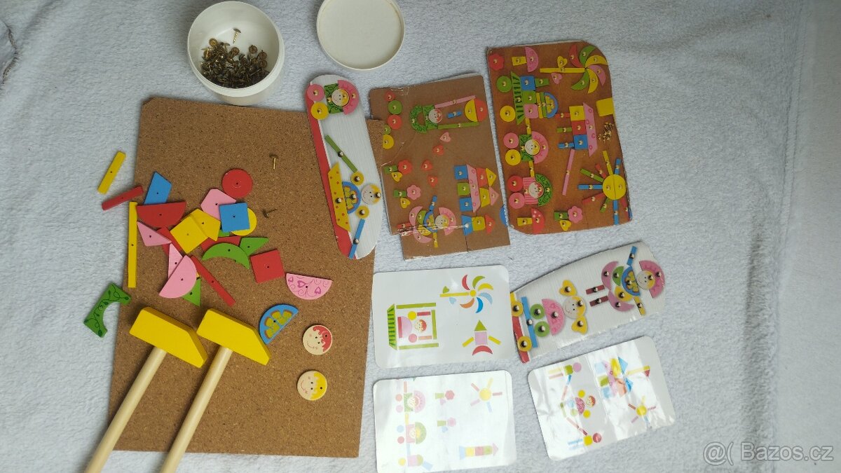 mix hraček - puzzle,zatloukačka,stavebnice,motorická kostka