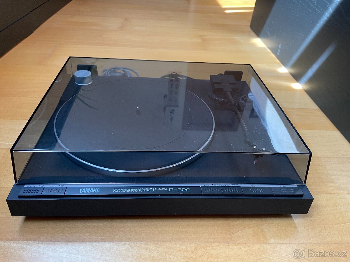 Gramofon YAMAHA P-320  s přenoskou Ortofon OM 20