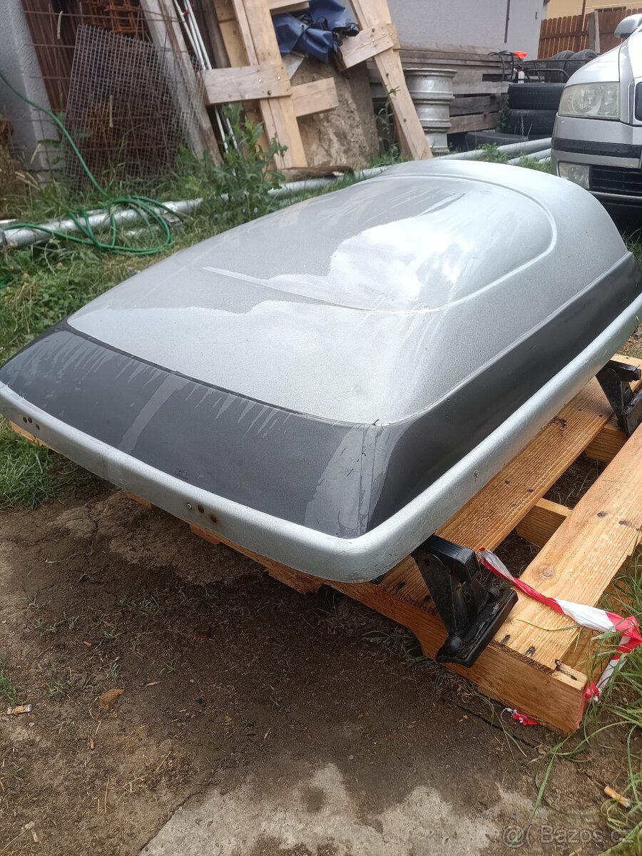 Střešní box