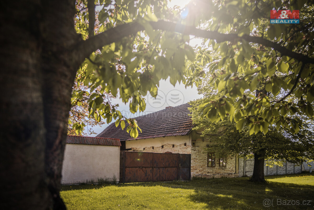 Prodej chalupy ve Velenicích, pozemek 2525 m²
