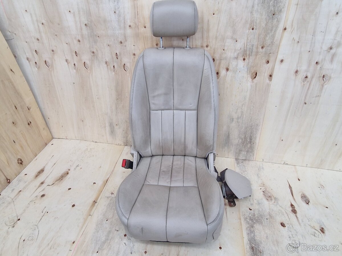 Jaguar S Type sedačka řidiče