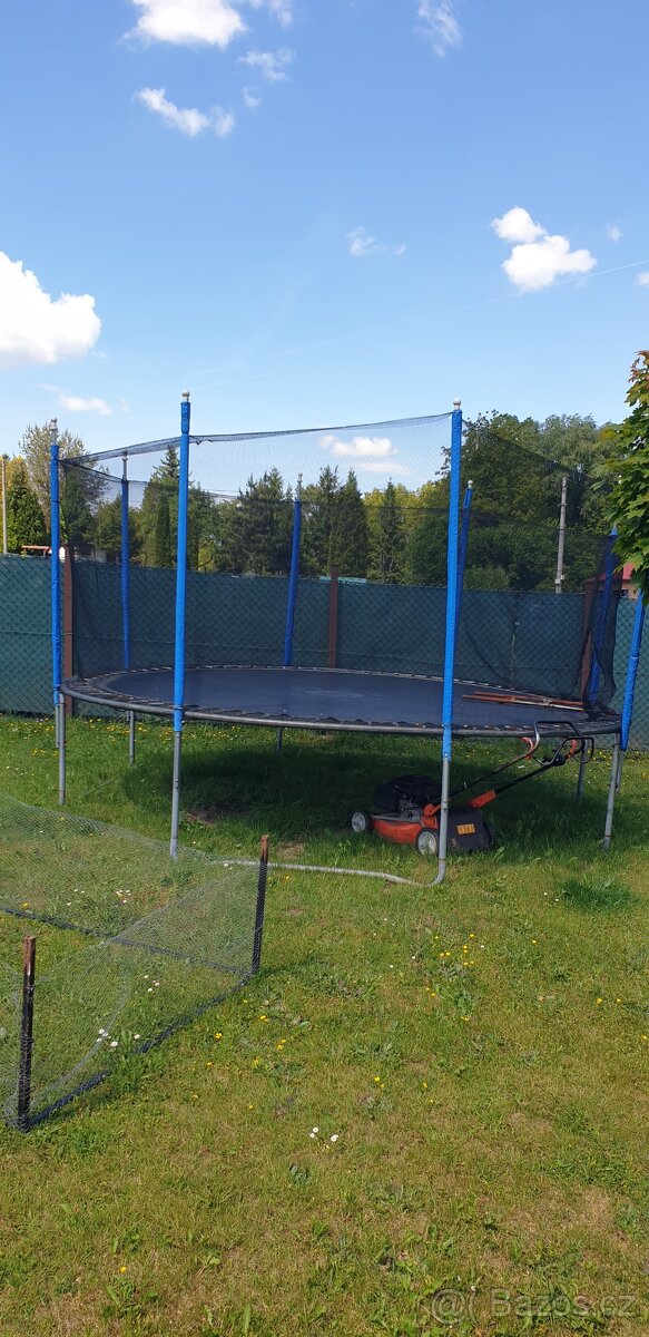 Trampolína