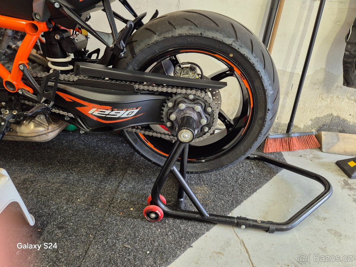 Prodám KTM 1290 superduke r rv 2021