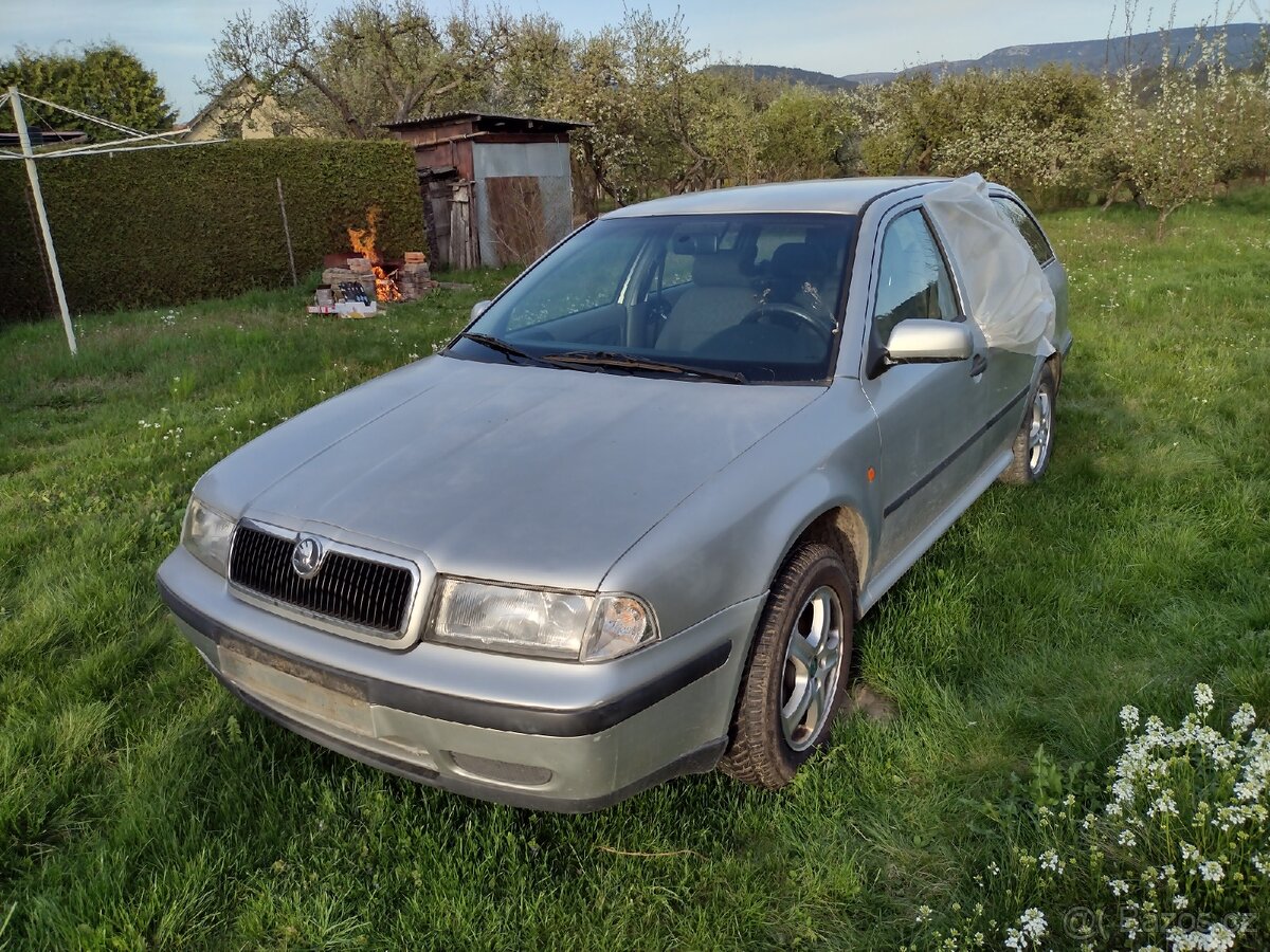 Škoda Octavia 1.6 MPI rozprodávám na díly