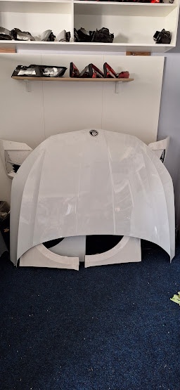 Bílá kapota octavia 4