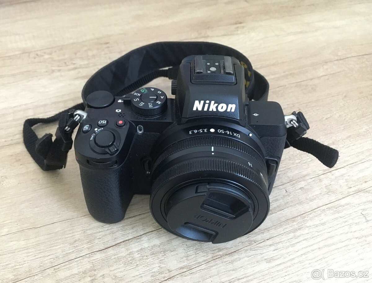 Prodám digitální foto Nikon Z50 DX + přísluš.