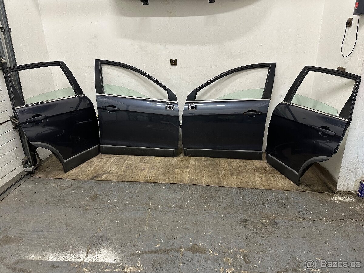 Chevrolet Captiva boční dveře barva 88U