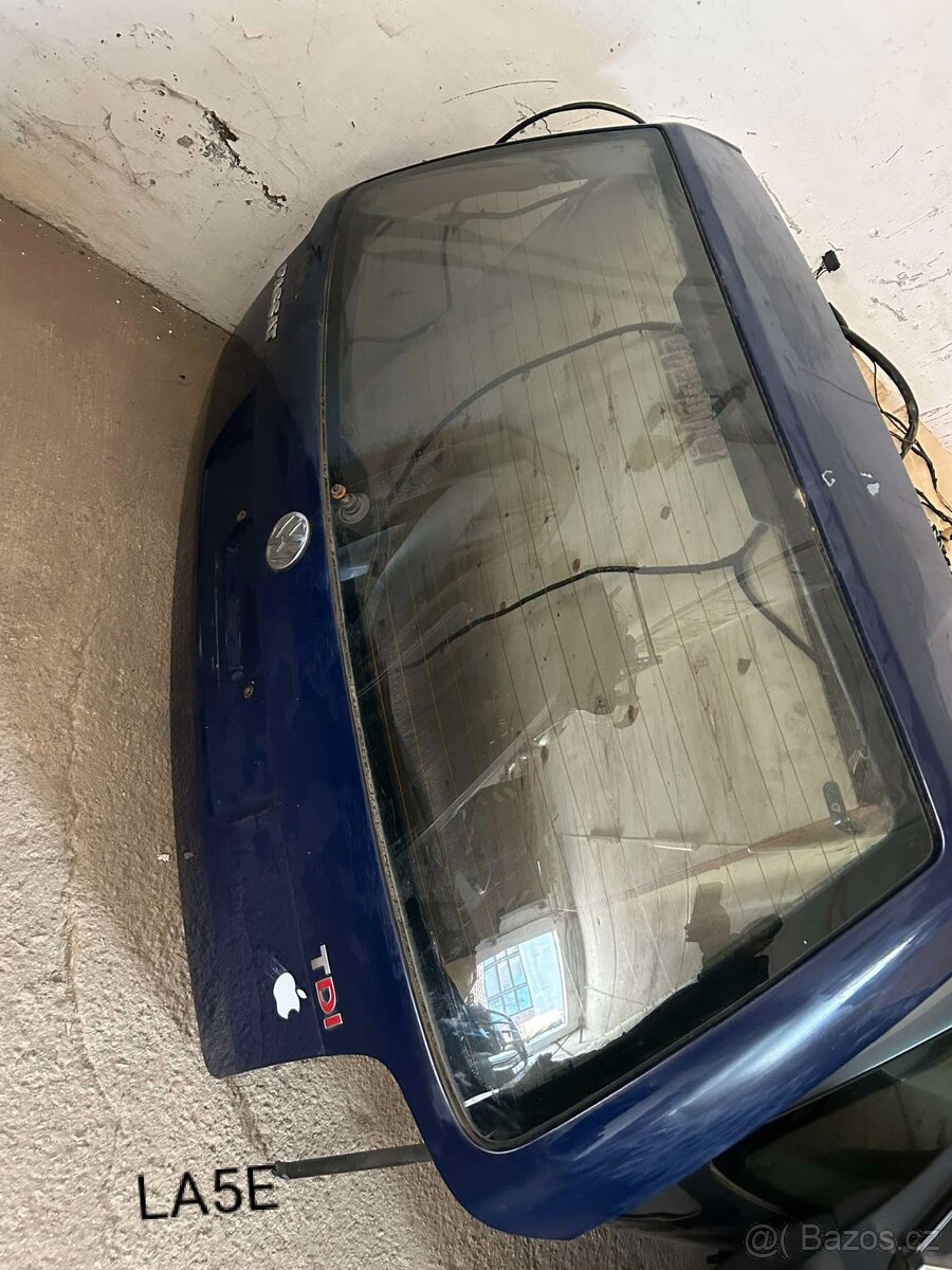 Prodám zadní vrata na Passat B5,5