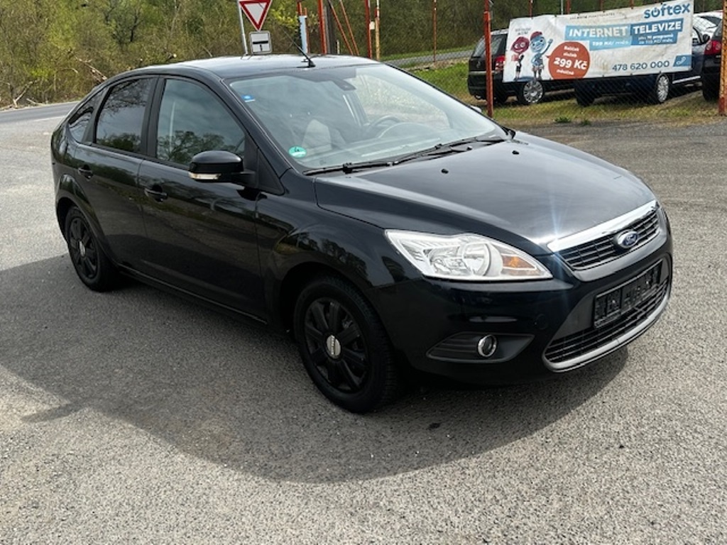 Ford Focus 1.8i 92kw, r.2010, 1.majitel, serviska, STK