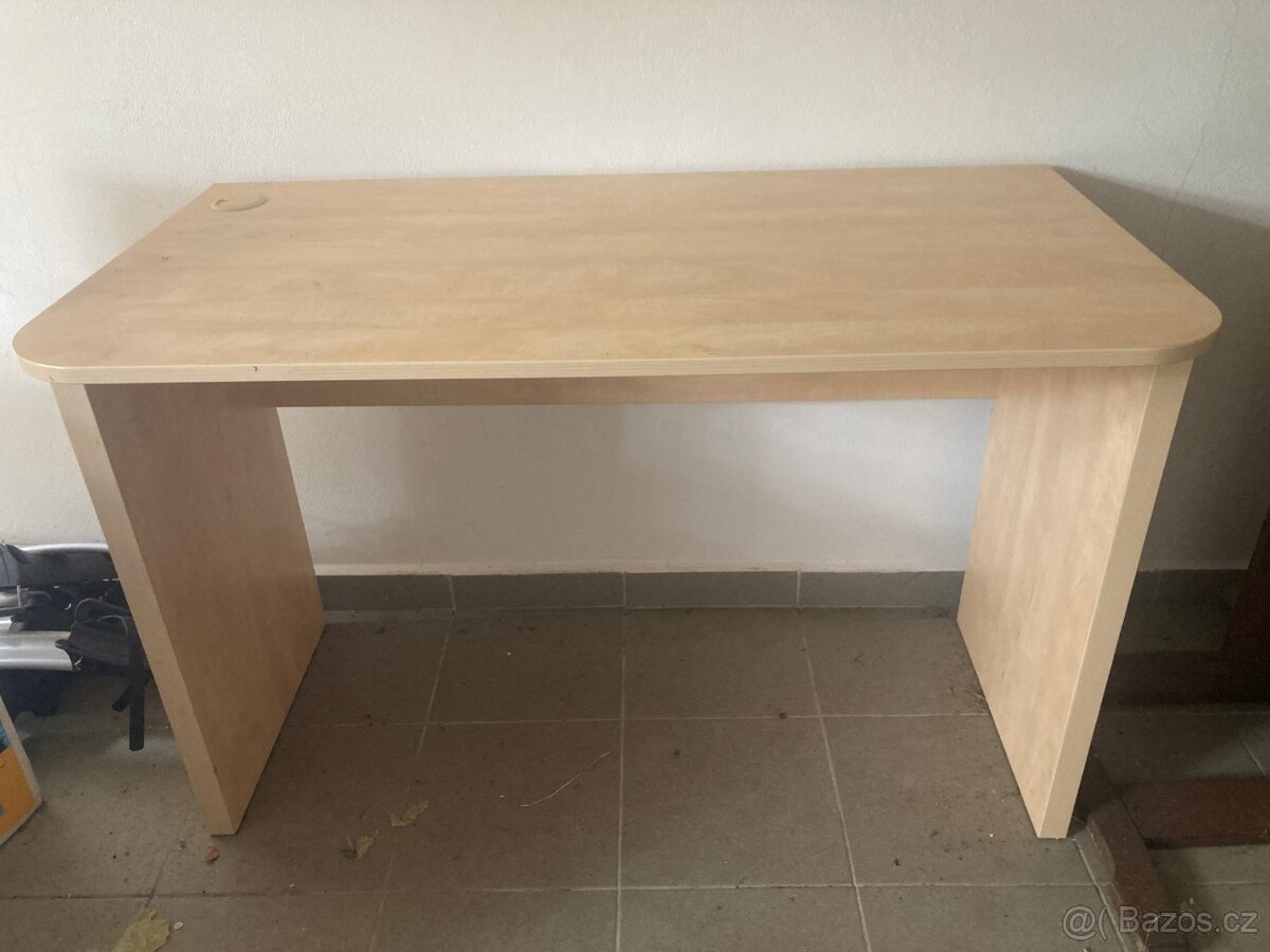Dětský psací stůl