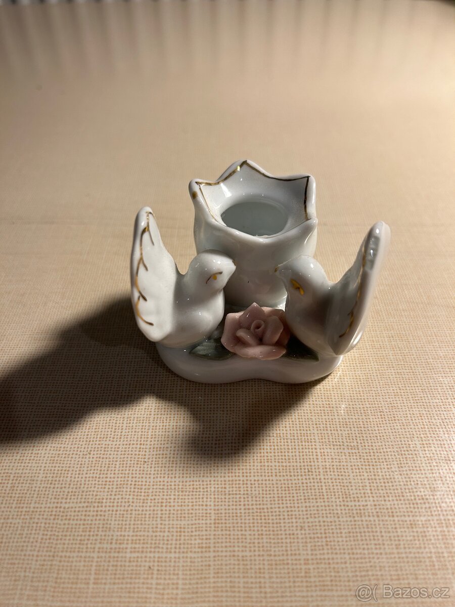 Porcelánový svícínek