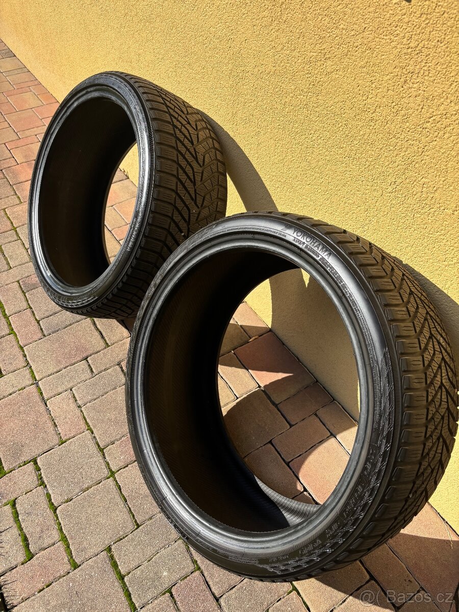 Yokohama BluEarth Winter V905, 235/35 R19