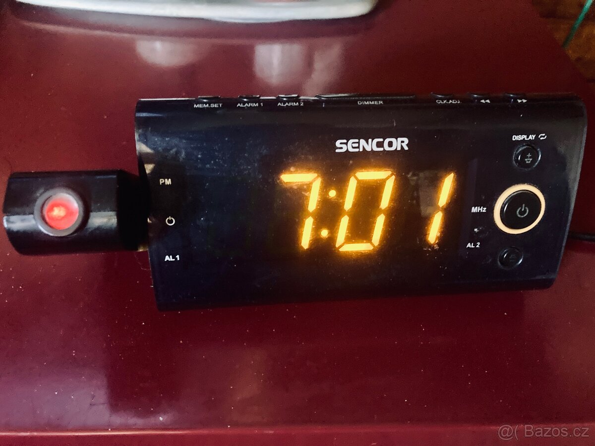 Projekční hodiny Sencor