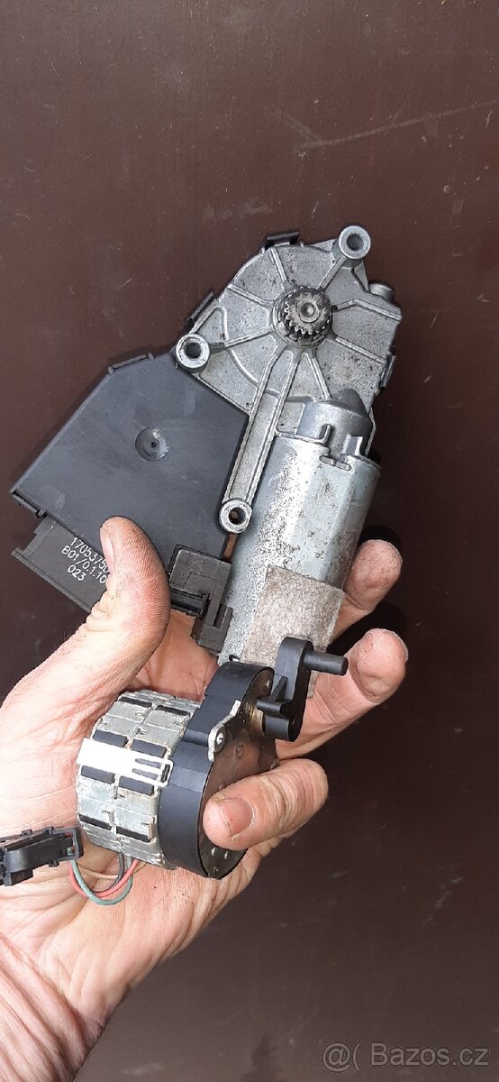 Různé díly-úklid