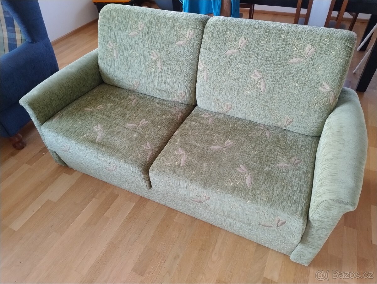 Rozkládací pohovka (gauč) zelená