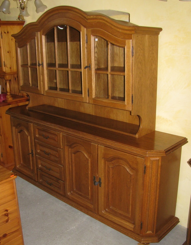 Rustikální komoda s nástěnnou vitrínou