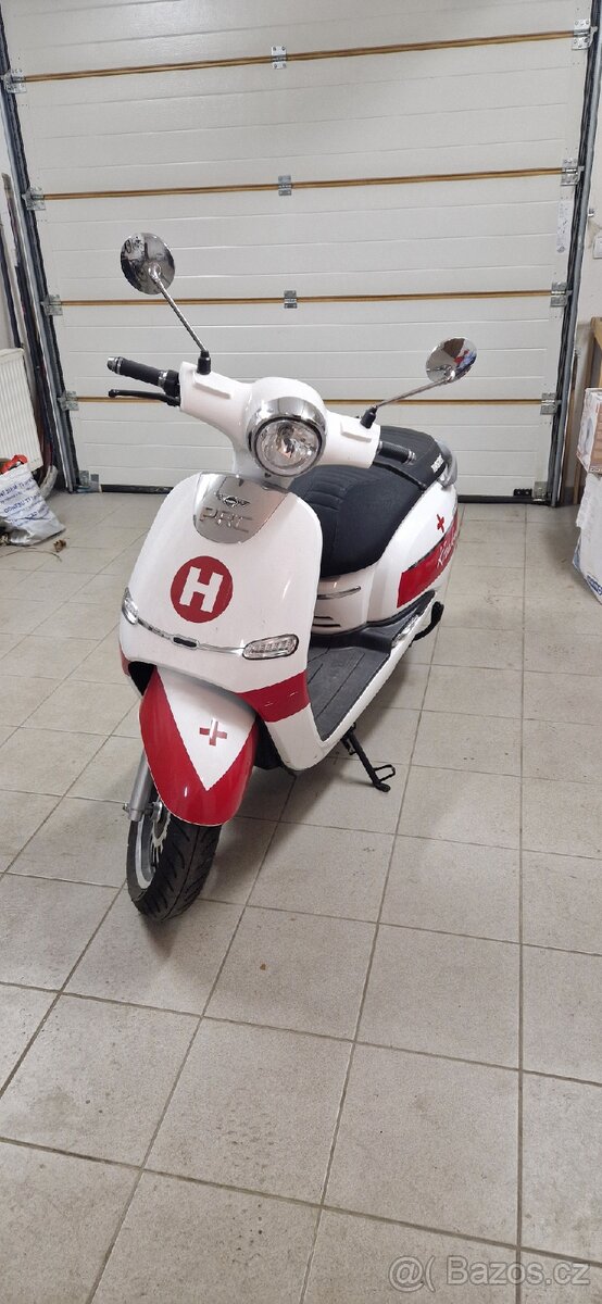 Elektrický skútr HECHT Citis