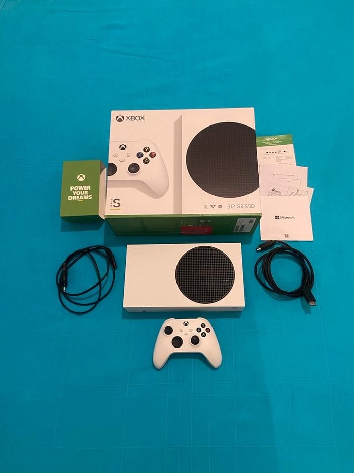 Xbox Series S + ovladač a krabice