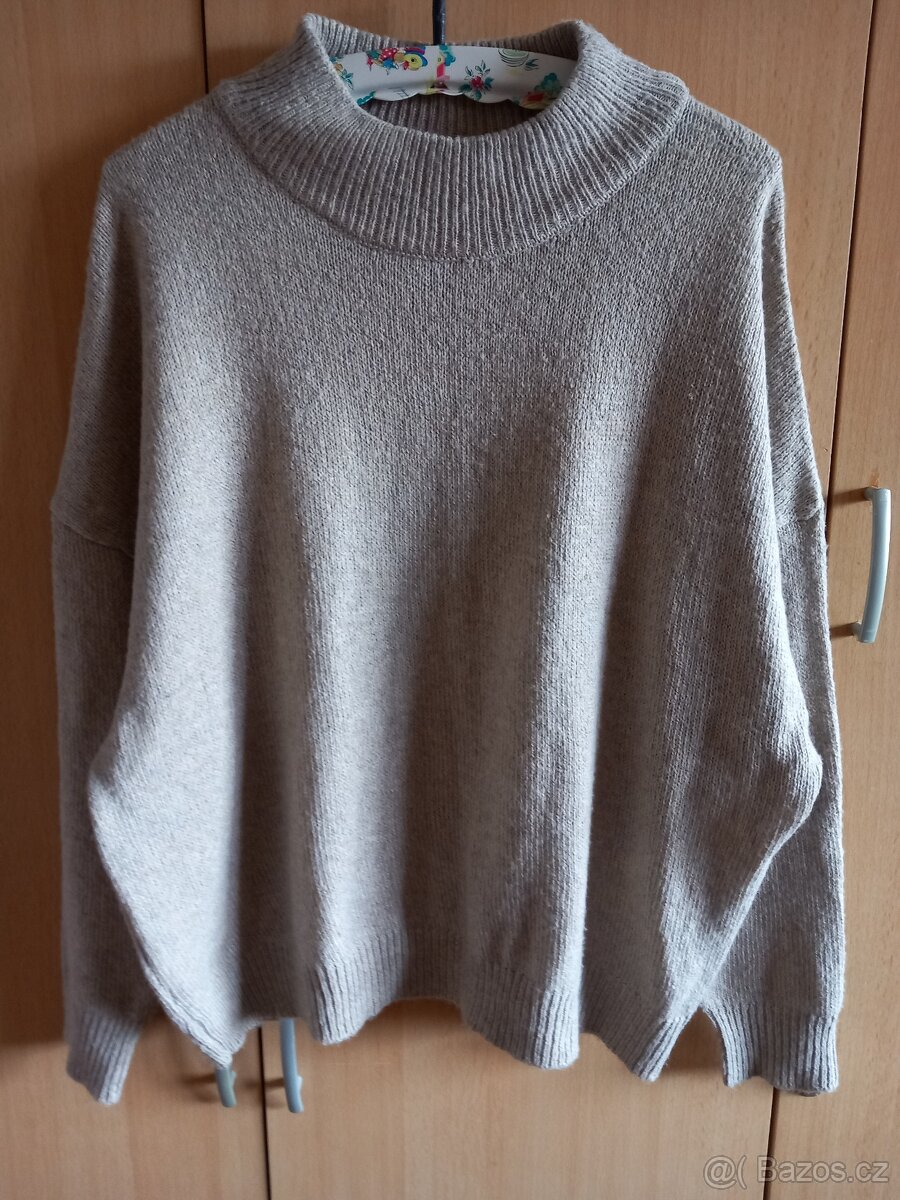 Dámský svetr vel.: 46 KIK  nový