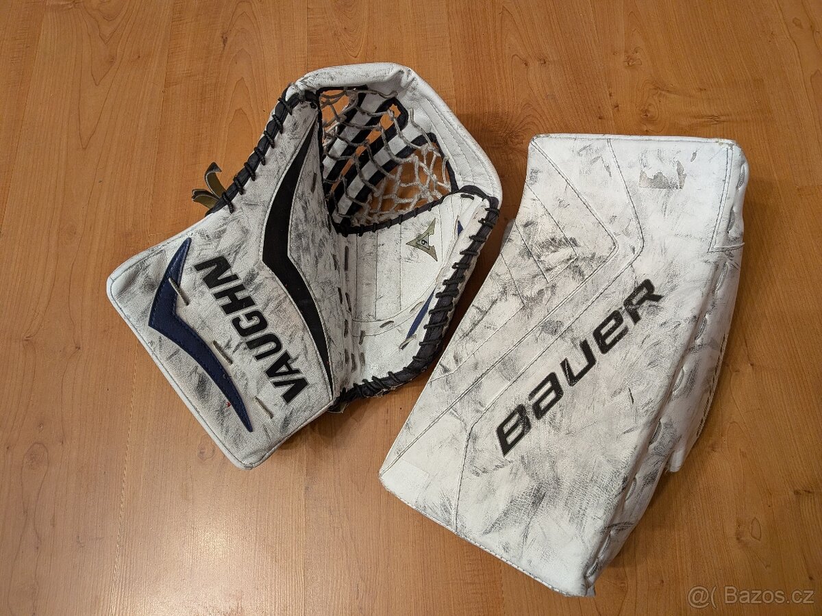 Zdravím, predám set brankarakych rukavíc lapačka Vaughn + vy