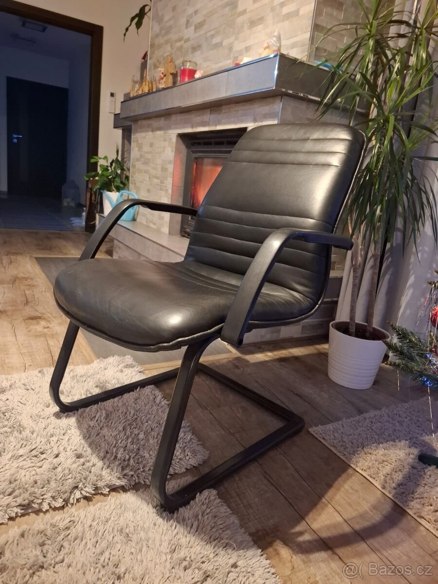 2 kancelářská křesla
