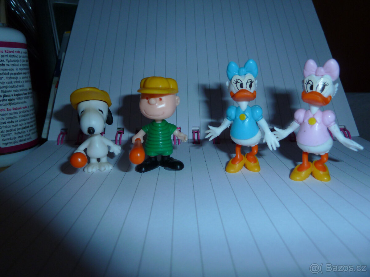 Kinder figurky Snoopy a Daisy