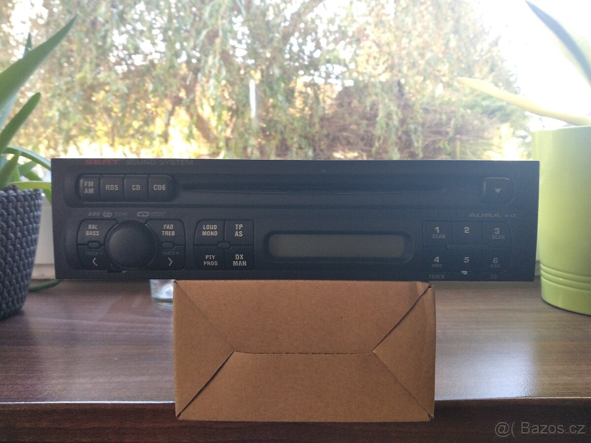 Originál autorádio s CD