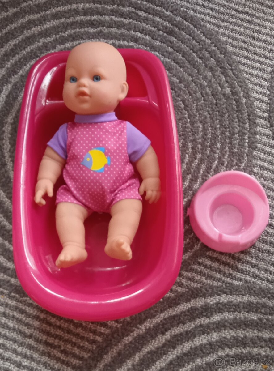 Panenka s vanou a nočníkem