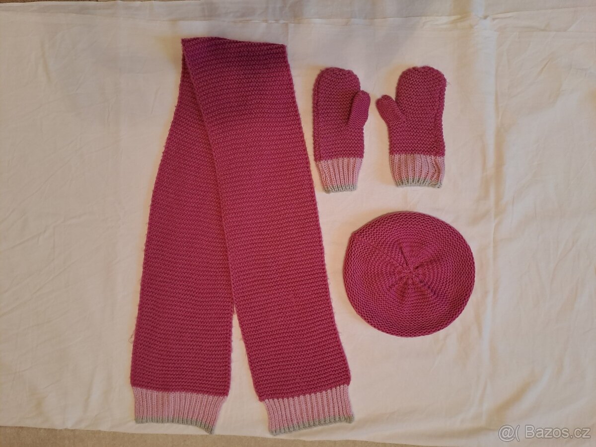 Čepice/ baret, šála, rukavice