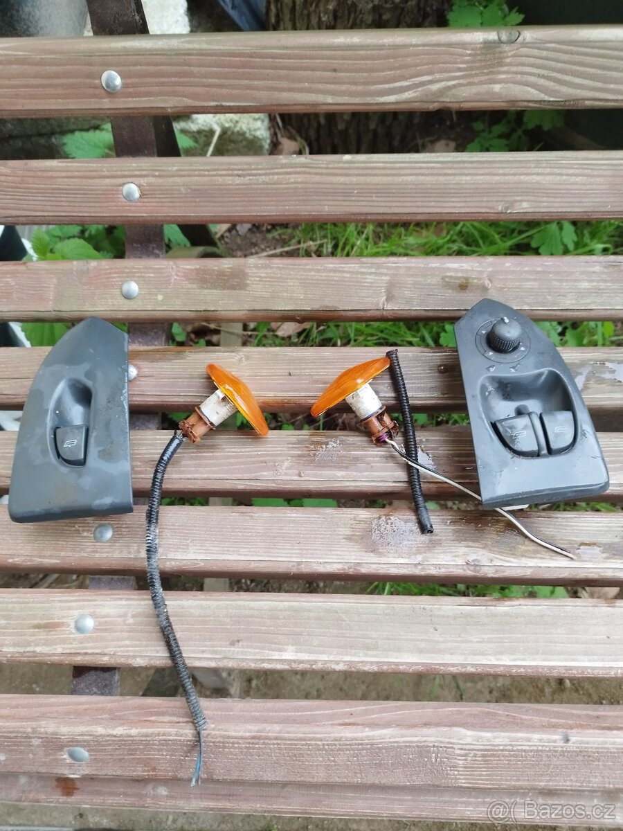 Zadní lampy plus brzdové svetlo