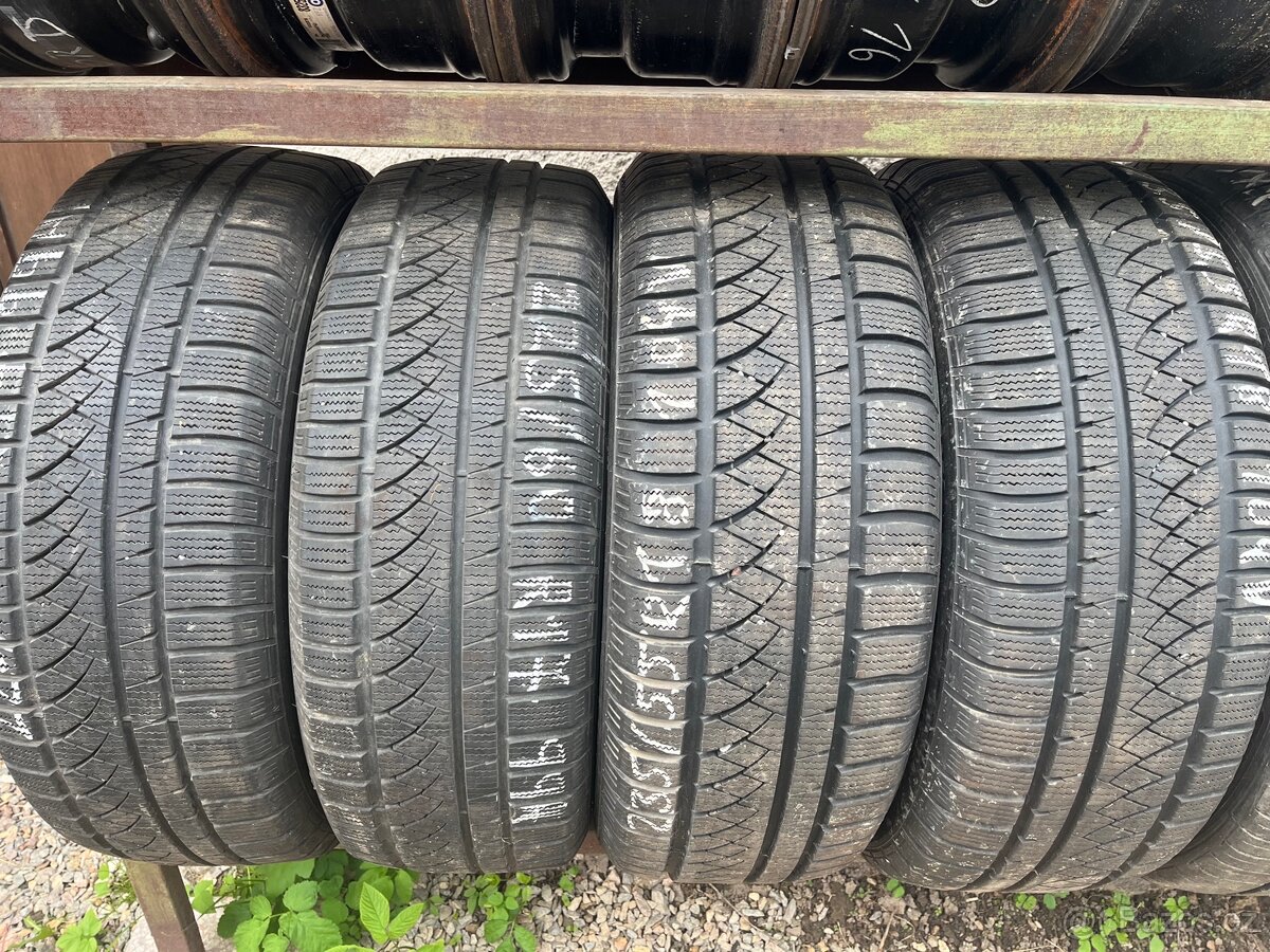 Zimní pneu 225/60R17