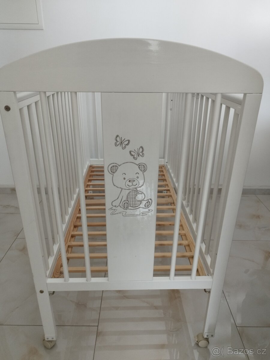 Dětská dřevěná postýlka Tomi