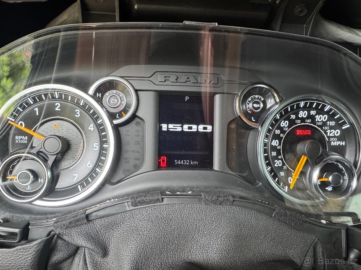 Dodge Ram 5.gen. 2019 budíky / tachometr