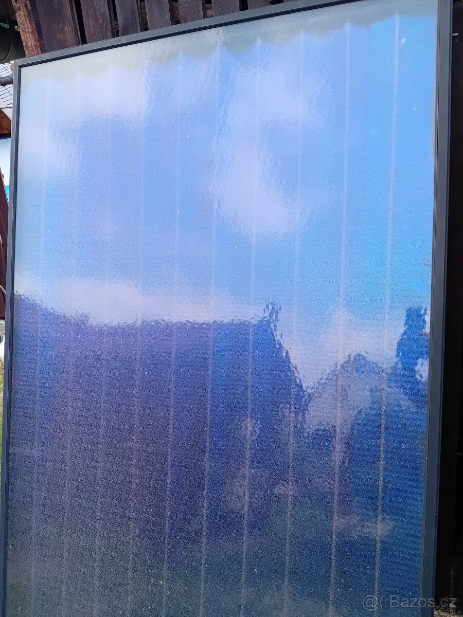 Teplovodní solární panel