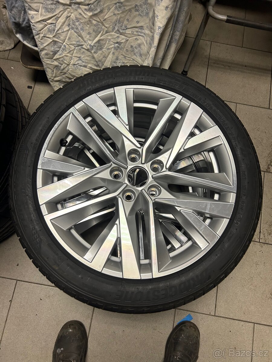 Škoda Octavia IV original ALU Lerna 18” 225/45 R18