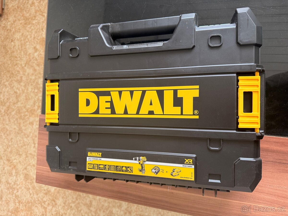 Kufr DeWalt