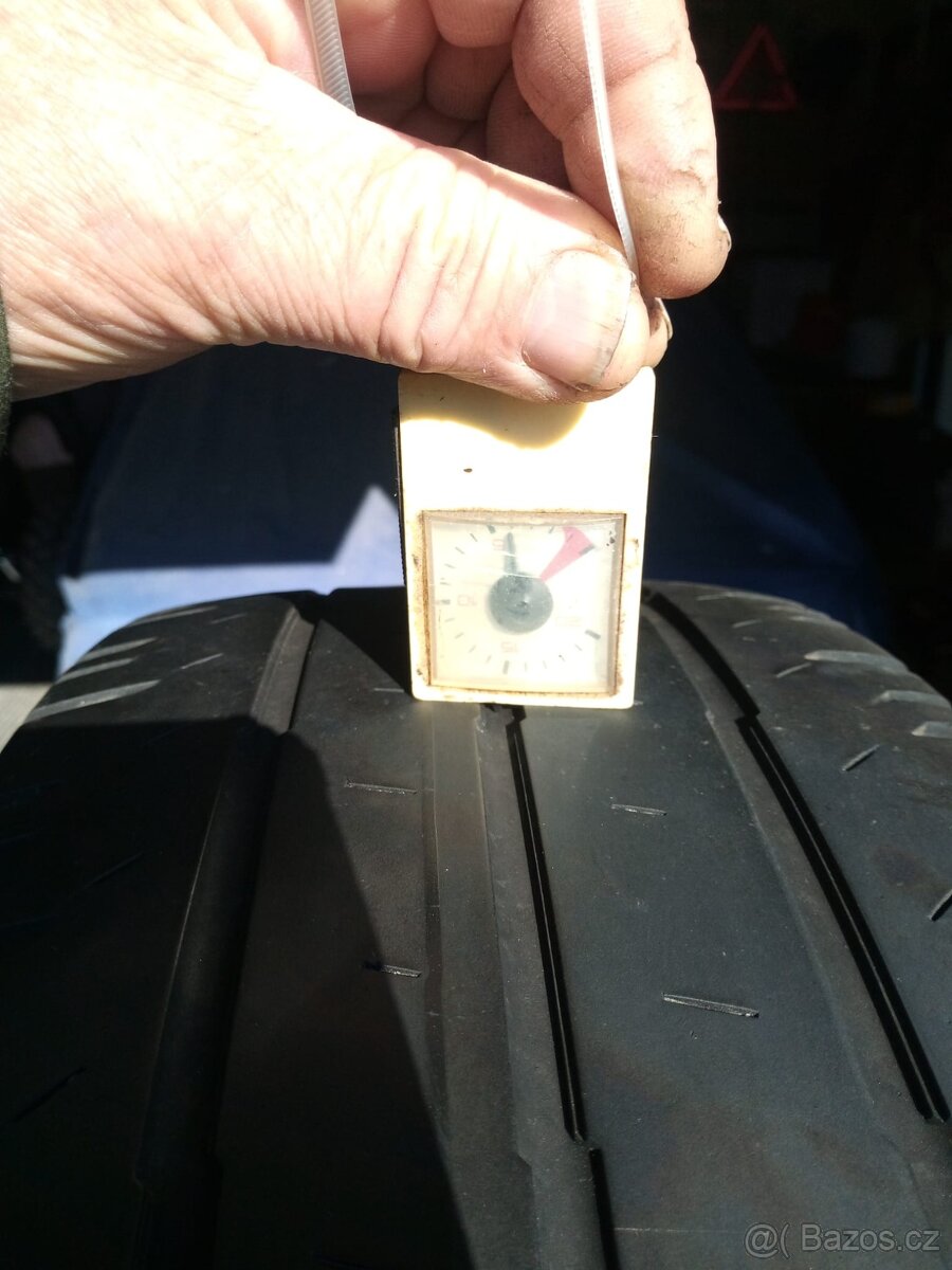 Zátěžové pneu CONTINENTAL