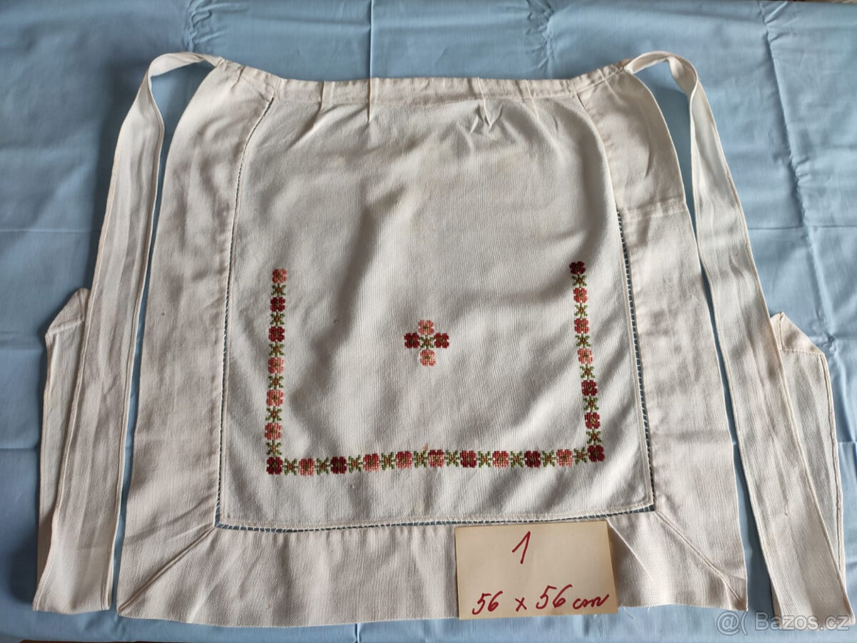 Prodám retro kuchařky na zeď, zástěru vyšívanou a dečky