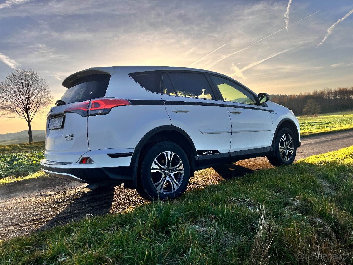 Toyota Rav4 2494ccm Hybrid 114kw